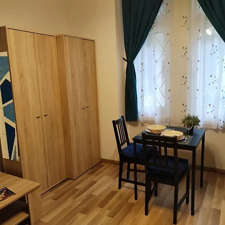 Blueroom - 15-minute Walk From Danube Apartman